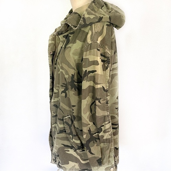 ✨ Forever 21 Camo Print Hooded Cargo Utility Jacket Olive Army Green Size Small - Picture 5 of 7